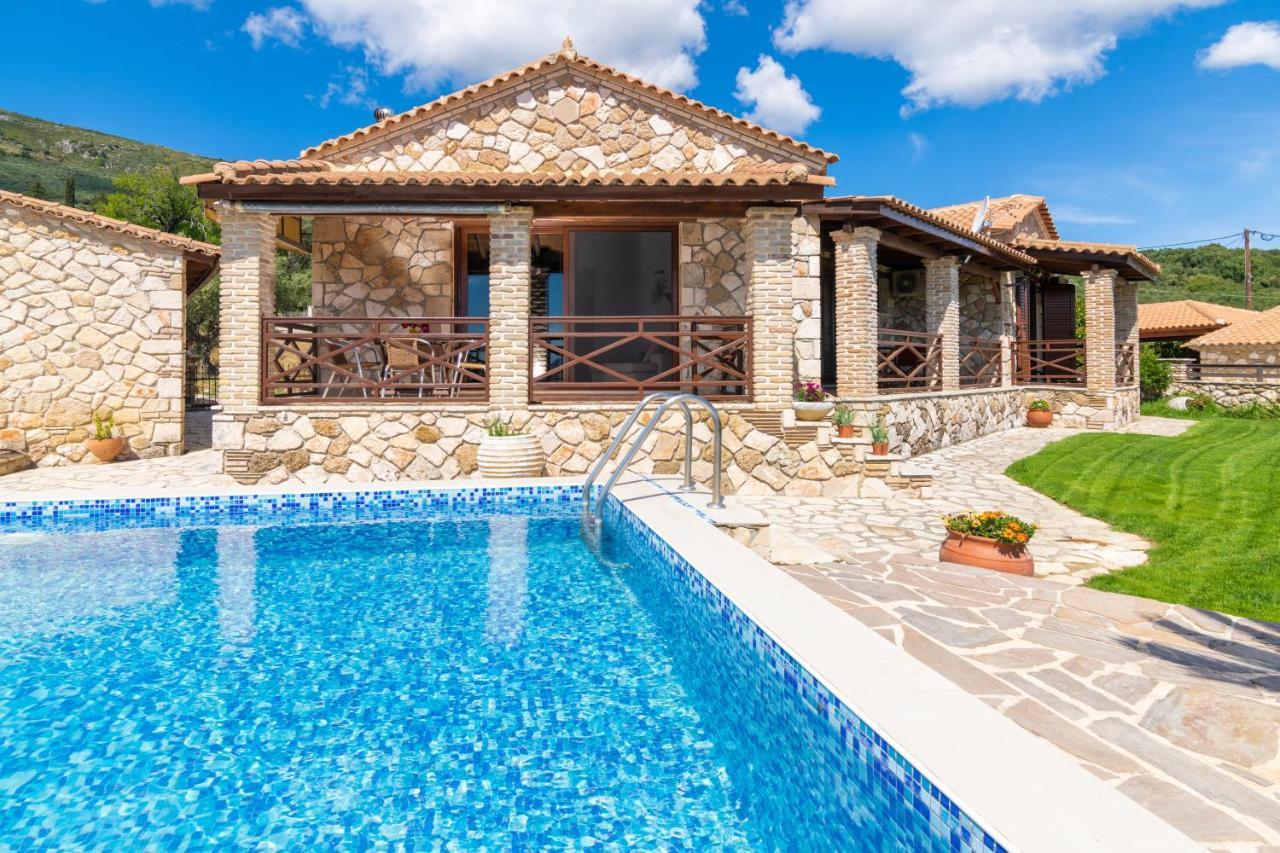 Villa La Isla With Private Pool Mouzákion 外观 照片